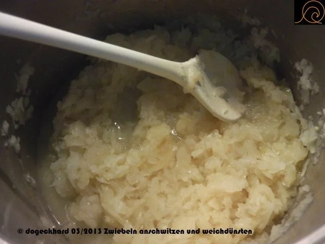 Rezept: 1Topfgericht: österreichisches Gulasch, ungarisches Pörkölt Bild Nr. 3 1Topfgericht: österreichisches Gulasch, ungarisches Pörkölt - Rezept - Bild Nr. 3