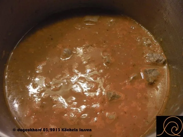 Rezept: 1Topfgericht: österreichisches Gulasch, ungarisches Pörkölt Bild Nr. 7 1Topfgericht: österreichisches Gulasch, ungarisches Pörkölt - Rezept - Bild Nr. 7