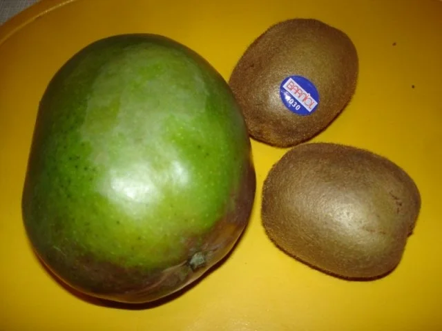 Rezept: Mango-Kiwi-Dessert mit karamelisierten Mandelblättchen Bild Nr. 2 Mango-Kiwi-Dessert mit karamelisierten Mandelblättchen - Rezept - Bild Nr. 2