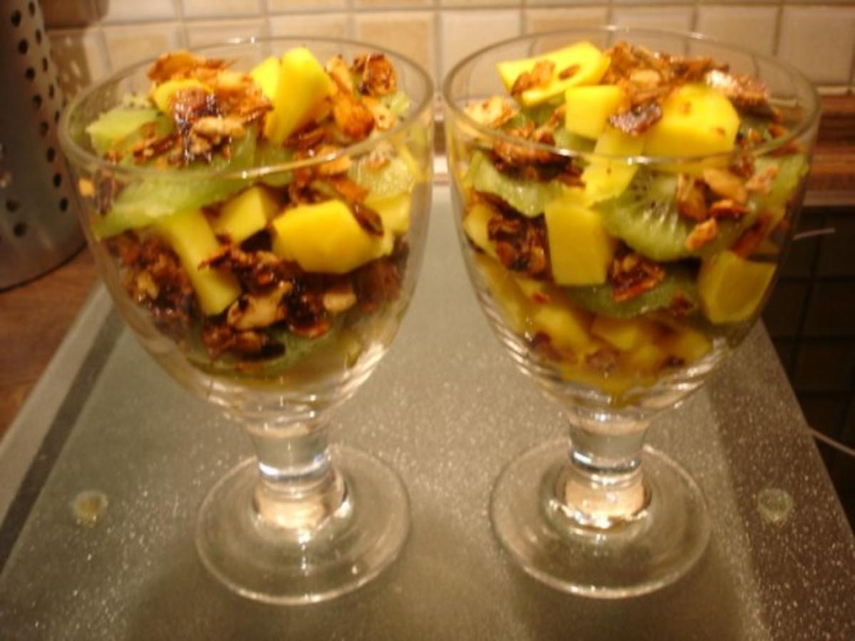 Mango-Kiwi-Dessert mit karamelisierten Mandelblättchen - Rezept - Bild Nr. 7