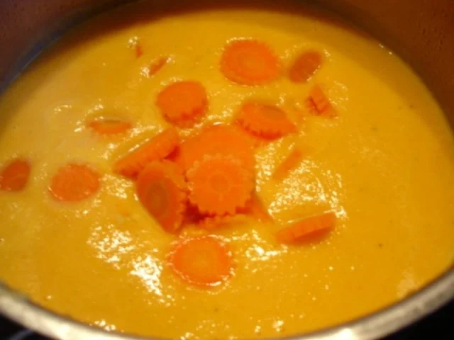 Möhrencremesuppe mit Möhrenblüteneinlage - Rezept - Bild Nr. 9