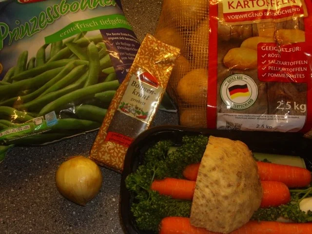 Rezept: Grüne-Bohnen- Eintopf mit Lammhackbällchen Bild Nr. 2 Grüne-Bohnen- Eintopf mit Lammhackbällchen - Rezept - Bild Nr. 2