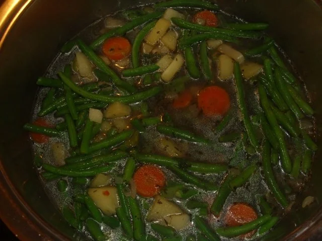 Rezept: Grüne-Bohnen- Eintopf mit Lammhackbällchen Bild Nr. 3 Grüne-Bohnen- Eintopf mit Lammhackbällchen - Rezept - Bild Nr. 3