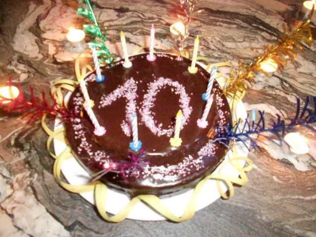 Schokoladiger Geburtstagskuchen mit Erdbeercreme - Rezept - Bild Nr. 2