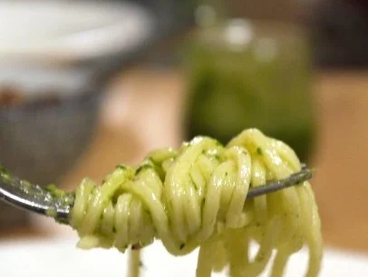 Spaghetti mit Thymian-Mandel-Pesto und Chilibröseln - Rezept - Bild Nr. 18