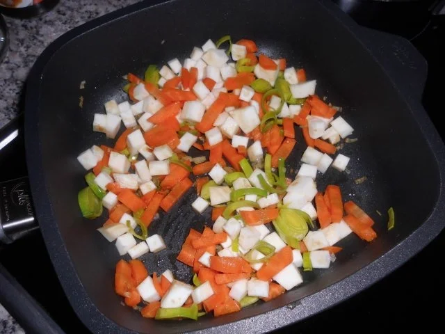 Kängurumadaillons mit Butterrosenkohl und Spätzle>> - Rezept - Bild Nr. 3