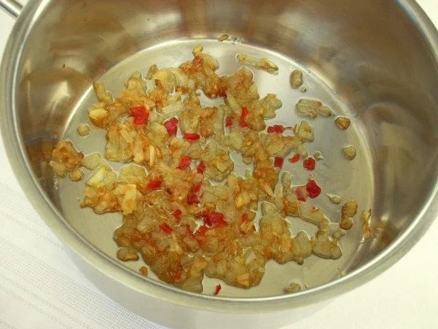 Tomaten-Chili-Suppe mit Hähnchenfleisch und Avocado - Rezept - Bild Nr. 4