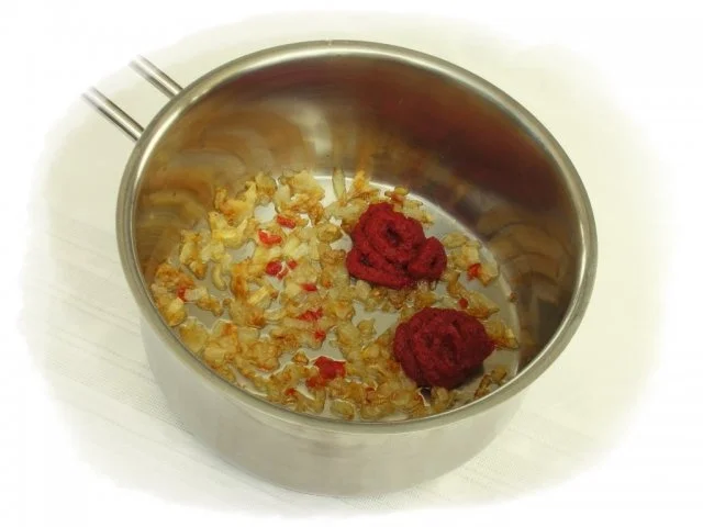 Tomaten-Chili-Suppe mit Hähnchenfleisch und Avocado - Rezept - Bild Nr. 5