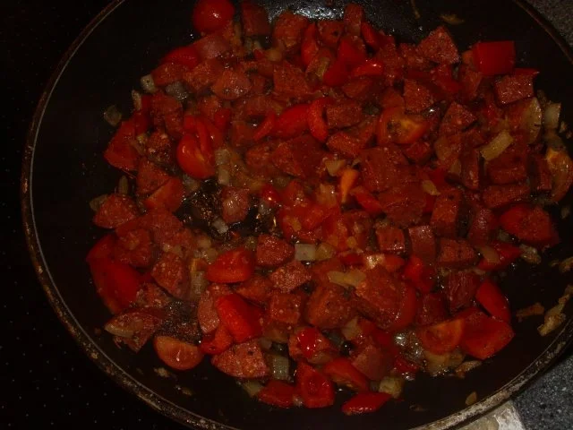 Rezept: Sucuk-Pfanne mit Rührei Bild Nr. 6 Sucuk-Pfanne mit Rührei - Rezept - Bild Nr. 6