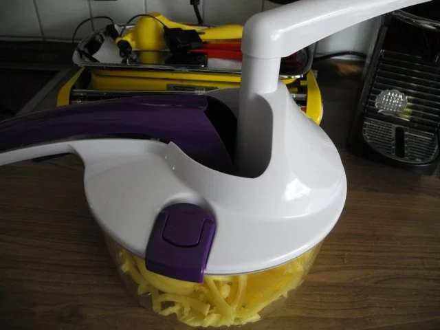 Aus dem Backofen : Raspelauflauf mit gedünstetem Tilapia - Rezept - Bild Nr. 6