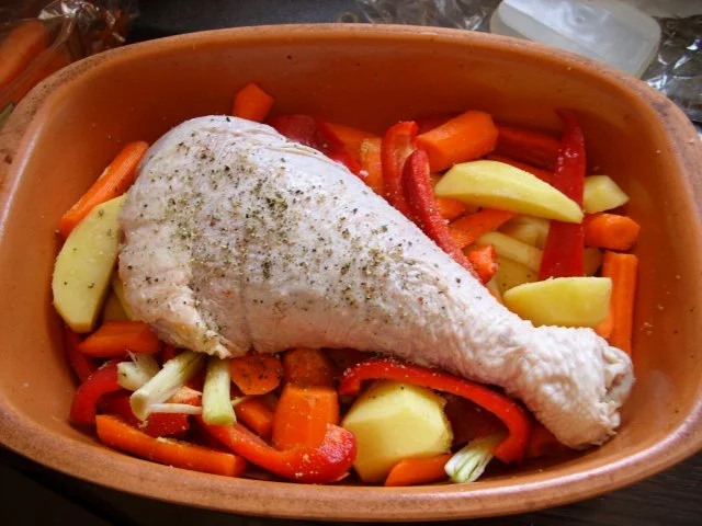 Römertopf: Putenkeule auf Gemüsebett - Rezept - Bild Nr. 2