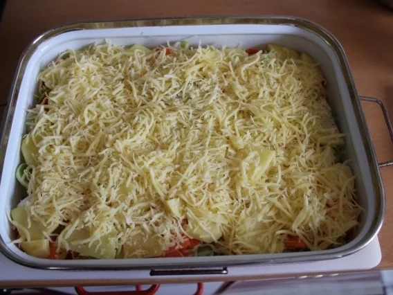 Rezept: Kartoffel- Lauch- Karottengratin mit einer Thymiannote Bild Nr. 3 Kartoffel- Lauch- Karottengratin mit einer Thymiannote - Rezept - Bild Nr. 3