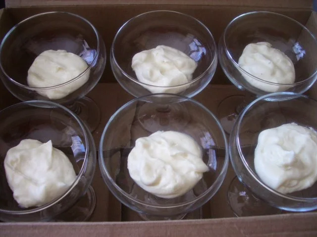 Gepfefferte Erdbeeren mit Vanille-Joghurt-Creme - Rezept - Bild Nr. 6