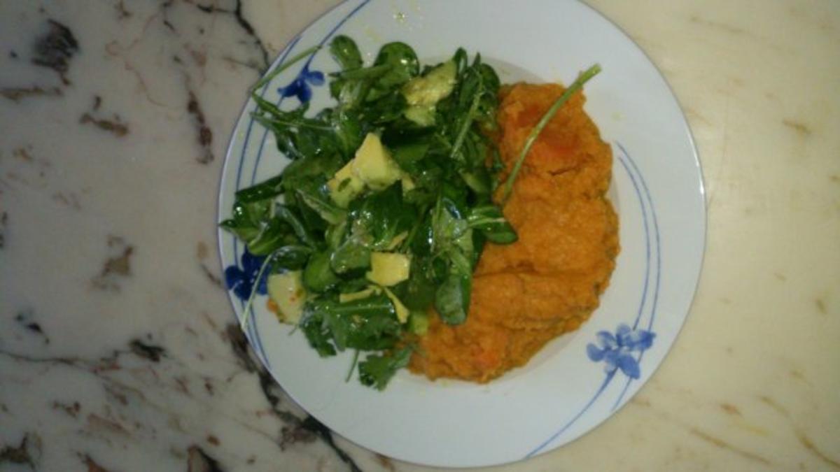 Süßkartoffelbrei mit grünem Salat - Rezept von VeggieGirl