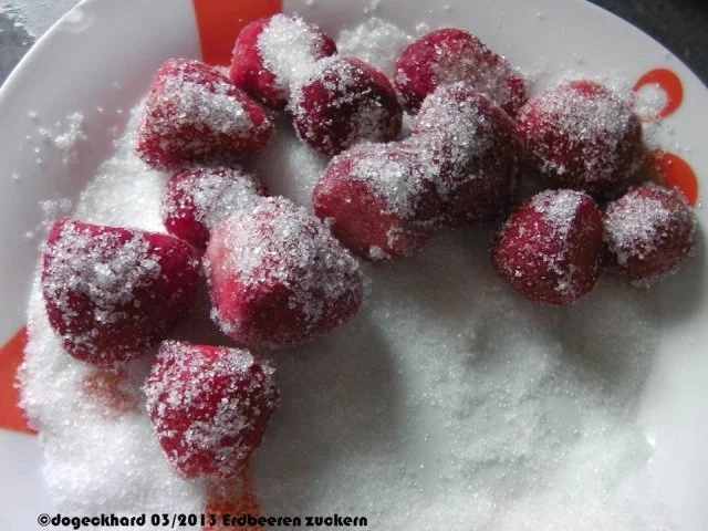 Rezept: Süßer Erdbeerknödel Bild Nr. 5 Süßer Erdbeerknödel - Rezept - Bild Nr. 5
