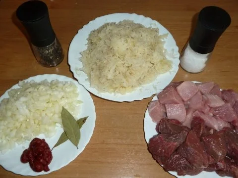 Rezept: Sauerkraut-Gulasch Sauerkraut-Gulasch - Rezept