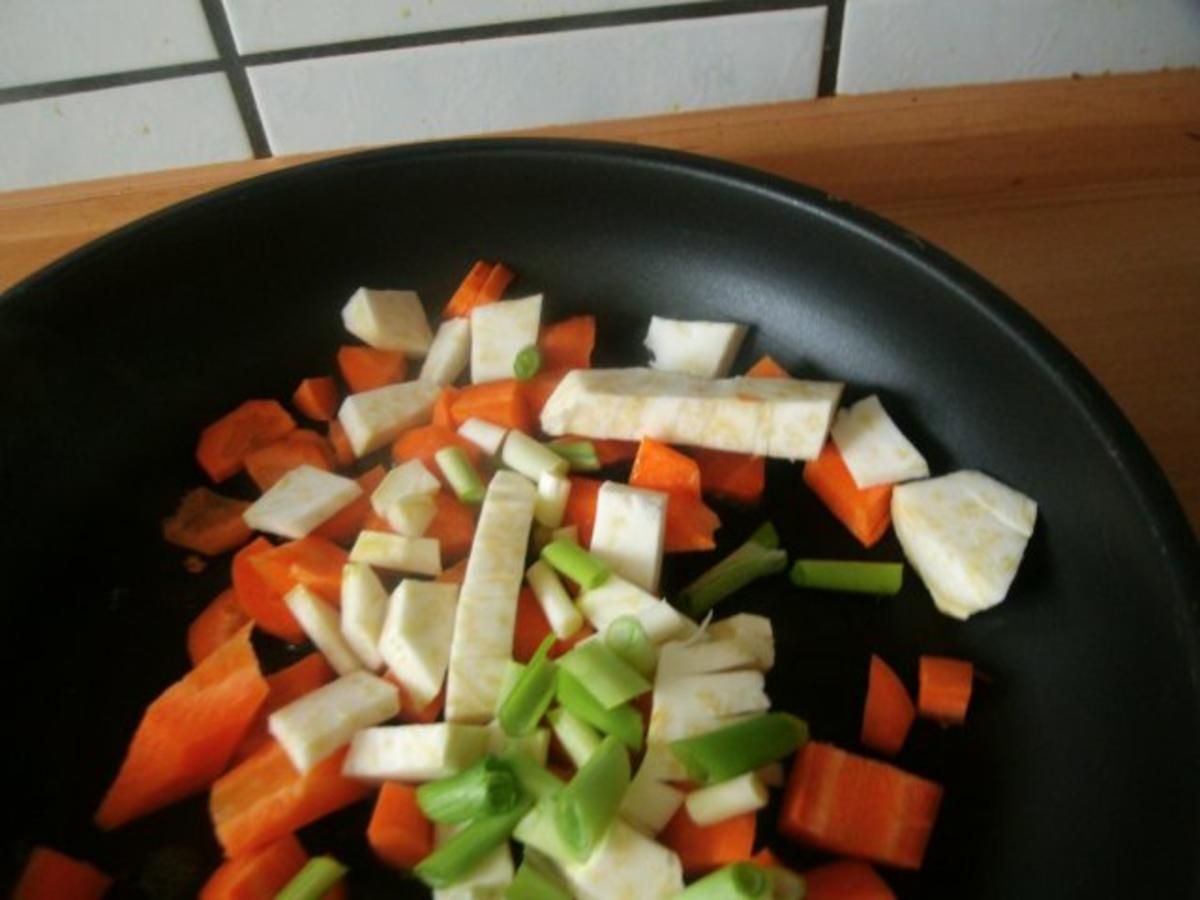 Würstchengulasch mit  Gemüse - Rezept - Bild Nr. 4