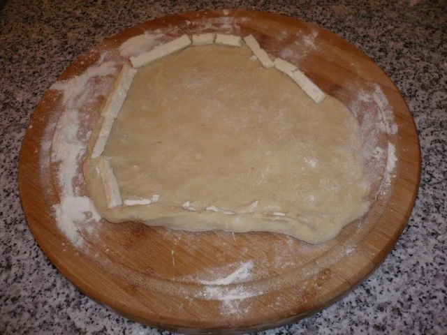 Hefefreie Pizza mit saftigem Schafskäserand (histaminfrei) - Rezept - Bild Nr. 4