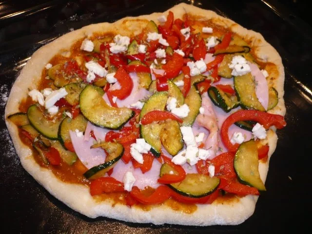 Hefefreie Pizza mit saftigem Schafskäserand (histaminfrei) - Rezept - Bild Nr. 6