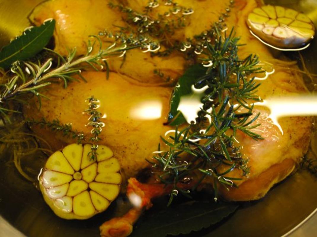 Confiertes Kräuterhuhn / Risotto al’ arrabiata / Vanille Tomaten ...