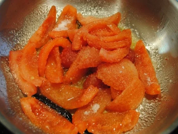 confiertes Kräuterhuhn / Risotto al’ arrabiata / Vanille-Tomaten - Rezept - Bild Nr. 10