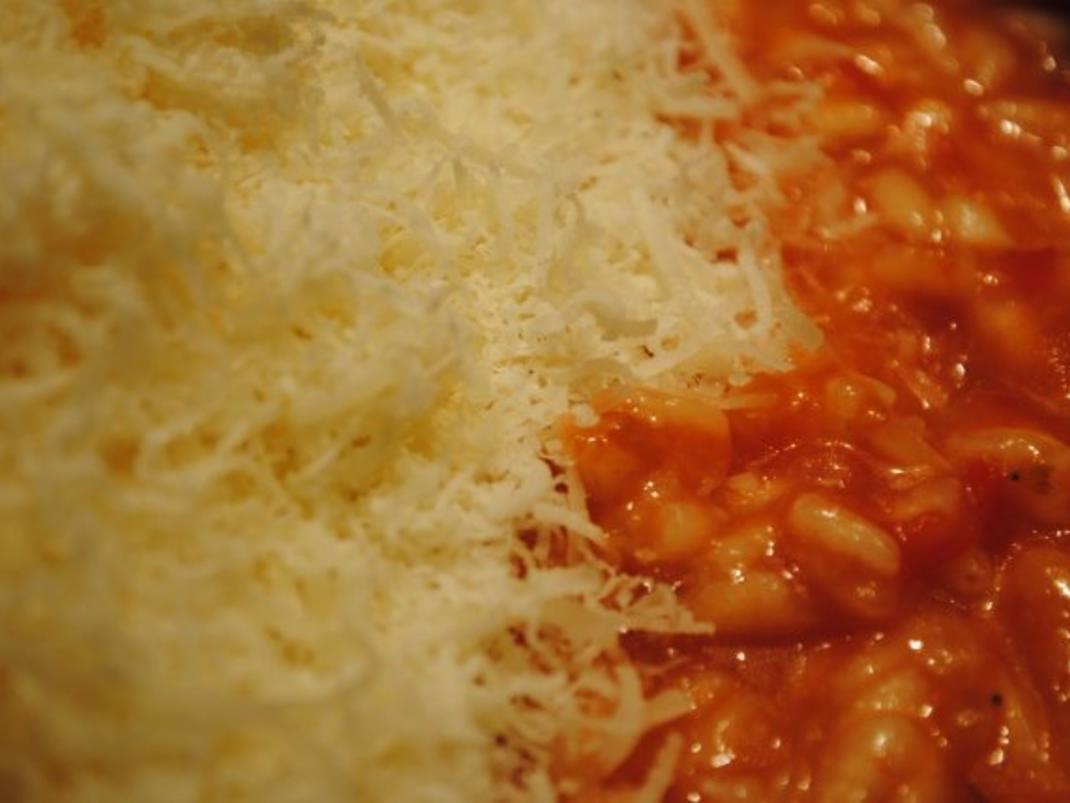 Confiertes Kräuterhuhn / Risotto al’ arrabiata / Vanille Tomaten ...