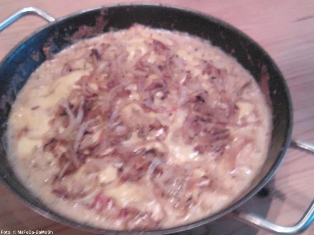 Halsgrat-Steaks mit Zwiebel-Käse-Kruste - Rezept - Bild Nr. 2