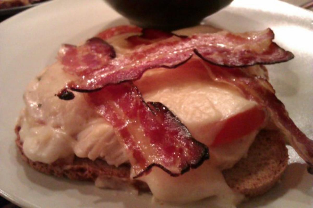 Bilder für Kentucky Hot Brown Sandwich überbacken mit Sauce Mornay - Rezept