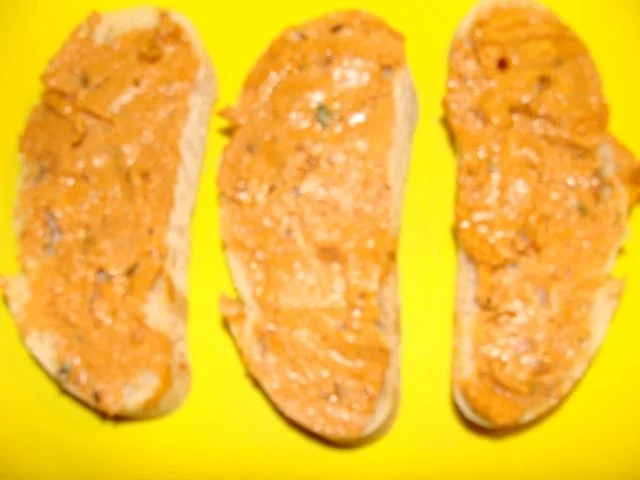 Rezept: Brotaufstrich : Opito's Tomatencreme, Olivencreme. Brotaufstrich : Opito's Tomatencreme, Olivencreme. - Rezept