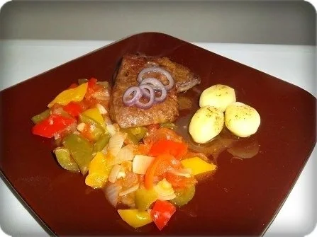 Rezept: Zarte Rinderleber mit buntem Paprika und Salzkartoffeln dazu Bild Nr. 2 Zarte Rinderleber mit buntem Paprika und Salzkartoffeln dazu - Rezept - Bild Nr. 2