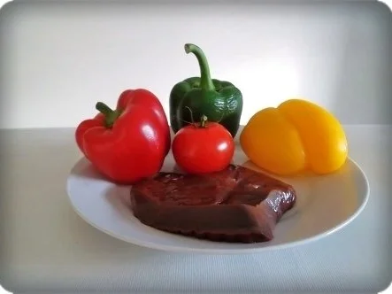 Rezept: Zarte Rinderleber mit buntem Paprika und Salzkartoffeln dazu Bild Nr. 5 Zarte Rinderleber mit buntem Paprika und Salzkartoffeln dazu - Rezept - Bild Nr. 5