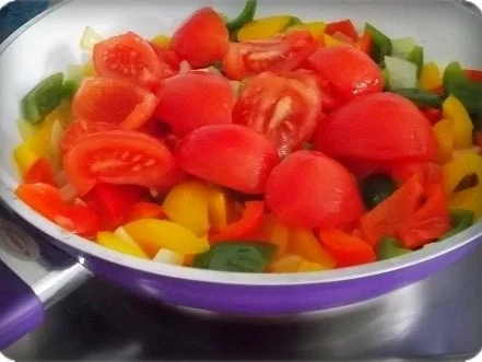 Rezept: Zarte Rinderleber mit buntem Paprika und Salzkartoffeln dazu Bild Nr. 12 Zarte Rinderleber mit buntem Paprika und Salzkartoffeln dazu - Rezept - Bild Nr. 12