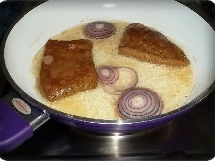 Rezept: Zarte Rinderleber mit buntem Paprika und Salzkartoffeln dazu Bild Nr. 20 Zarte Rinderleber mit buntem Paprika und Salzkartoffeln dazu - Rezept - Bild Nr. 20