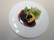 Roulade mit Zitronenbirne, Petersilien-Senf-Kartoffelpüree und Lauchgemüse - Rezept