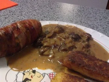 Schweinefilet im Baconmantel mit fruchtiger Weißweinsauce - Rezept - Bild Nr. 4