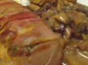 Schweinefilet im Baconmantel mit fruchtiger Weißweinsauce - Rezept