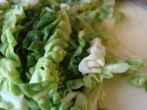 Rezept: Tiroler Speckknödelsuppe Bild Nr. 3 Tiroler Speckknödelsuppe - Rezept - Bild Nr. 3