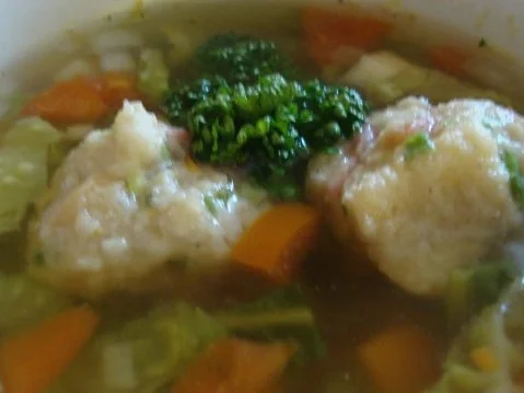 Rezept: Tiroler Speckknödelsuppe Bild Nr. 19 Tiroler Speckknödelsuppe - Rezept - Bild Nr. 19