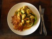 Blumenkohl-Curry mit Kartoffel-Möhren-Rösti - Rezept