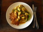 Blumenkohl-Curry mit Kartoffel-Möhren-Rösti - Rezept