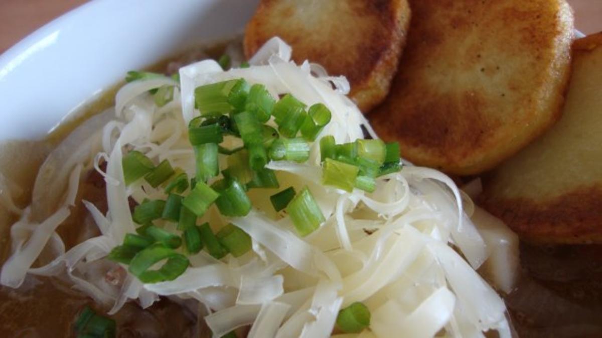 Südtiroler Zwiebelsuppe mit Bratkartoffel & Bergkäse Topping - Rezept
Eingereicht von SuppenGeniesser