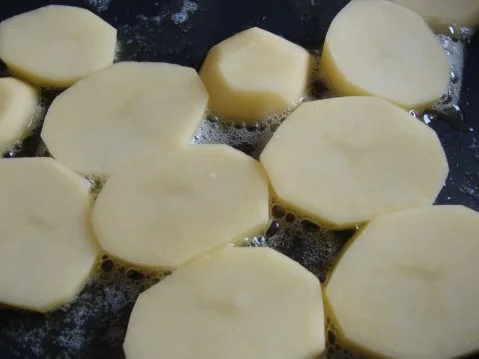 Südtiroler Zwiebelsuppe mit Bratkartoffel & Bergkäse Topping - Rezept - Bild Nr. 14