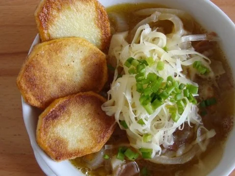 Südtiroler Zwiebelsuppe mit Bratkartoffel & Bergkäse Topping - Rezept - Bild Nr. 16