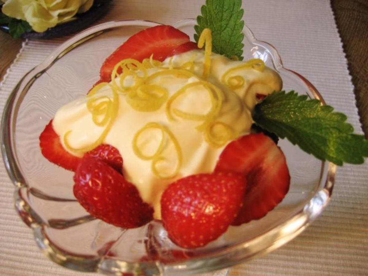 Erdbeer-Dessert im Festtagskleid ... - Rezept