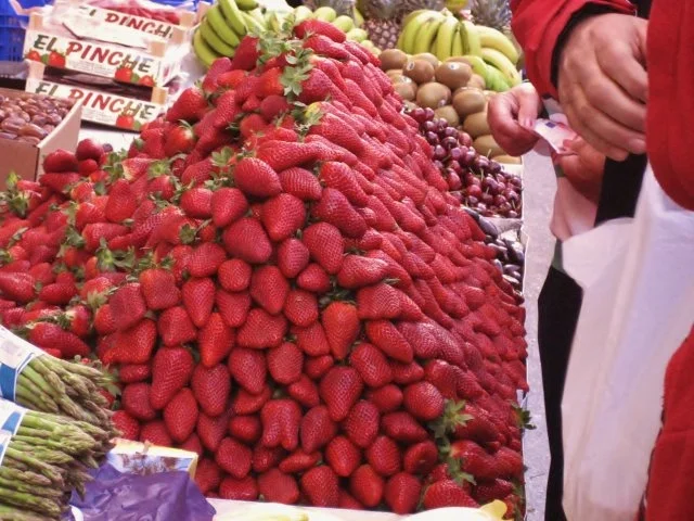 Rezept: Erdbeer-Dessert im Festtagskleid ... Bild Nr. 2 Erdbeer-Dessert im Festtagskleid ... - Rezept - Bild Nr. 2