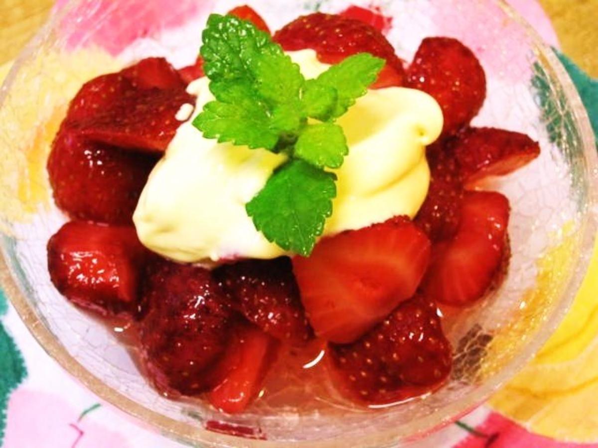 Erdbeer-Dessert im Festtagskleid ... - Rezept - Bild Nr. 7