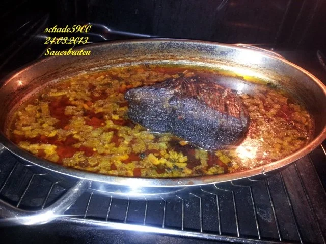 Rezept: Fleisch: Moni's Sauerbraten Bild Nr. 2 Fleisch: Moni's Sauerbraten - Rezept - Bild Nr. 2