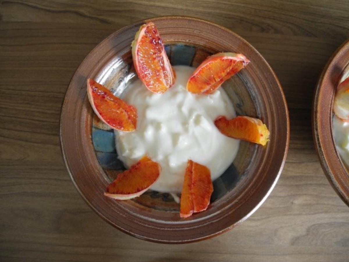 Dessert : Selbstgemachter Joghurt mit Apfelstückchen und Blutorange ...