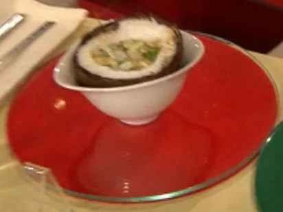 Cashewcrème in der Kokosnuss à la Henssler - Rezept