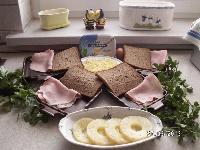 Graubrot-Hawaii mit Schneehaube - Rezept - Bild Nr. 2